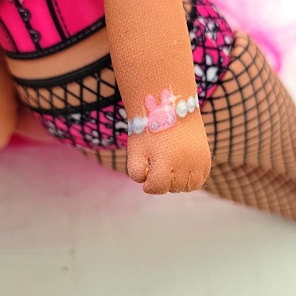 MGA Entertainment Na! Na! Na! Surprise Teen Alex Heart Pink Doll Poseable 11" - Picture 6 of 6